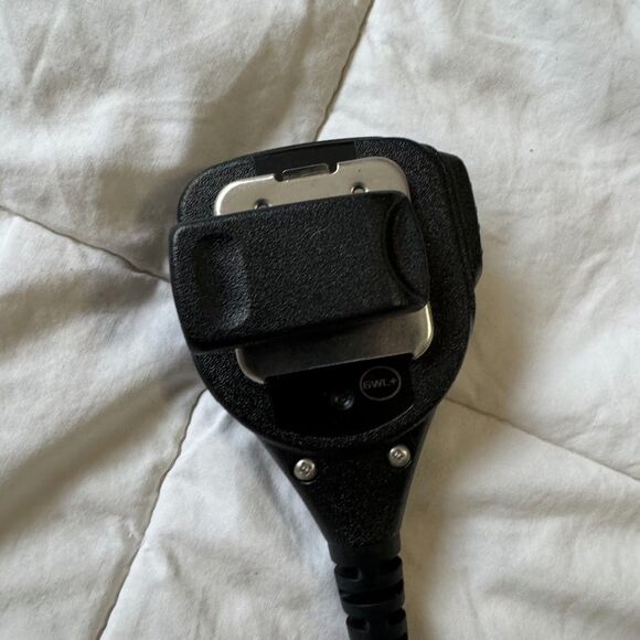 Black Handheld Shoulder Waterproof Speaker MIC For Radio 2-Pin K 3.5/2.5mm - Picture 2 of 7